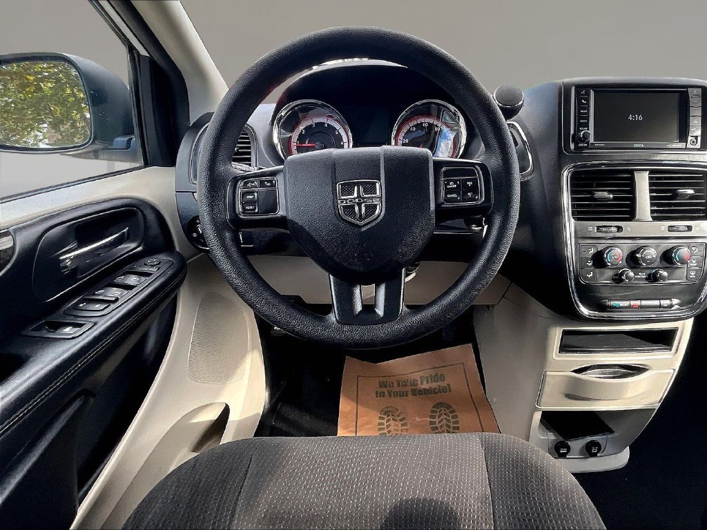 Used 2019 Dodge Grand Caravan SE w/ UConnect Hands-Free Group FWD image 8