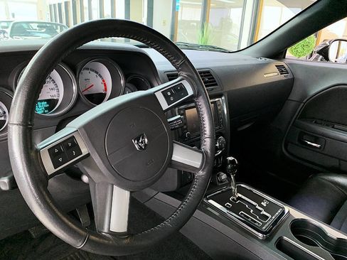 Used 2009 Dodge Challenger R/T RWD image 8
