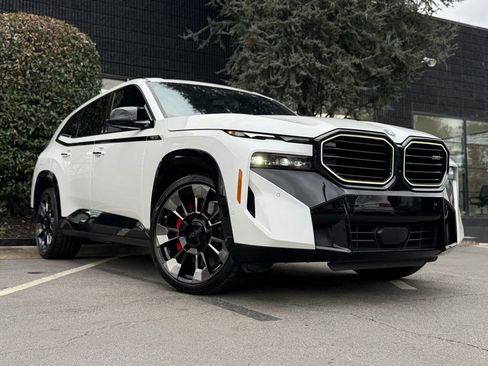 Used 2023 BMW XM image 8