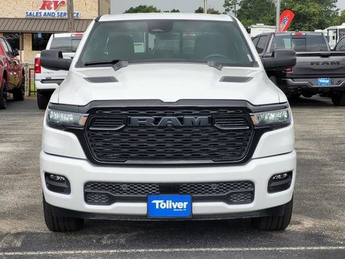 New 2026 RAM 1500 Express AWD/4WD image 3