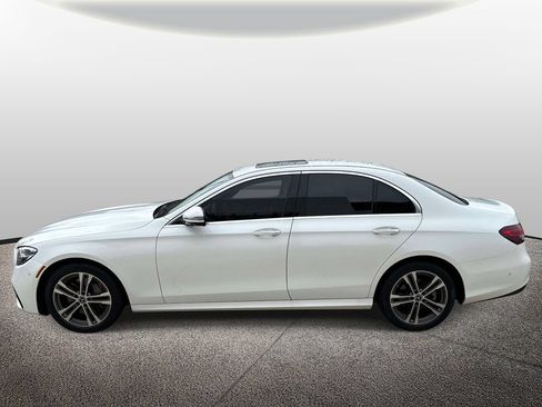 Used 2023 Mercedes-Benz E 350 4MATIC Sedan image 3