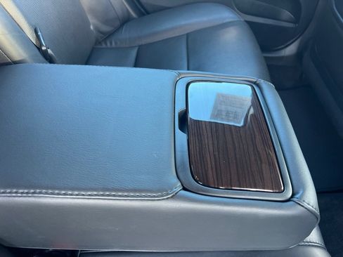 Used 2013 Toyota Avalon Limited image 19