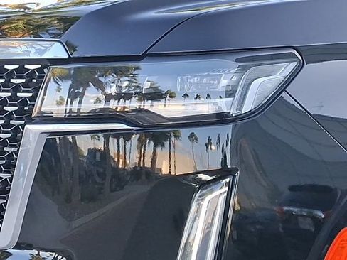 Used 2024 Cadillac Escalade Premium Luxury image 8