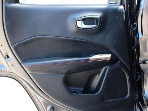 Used 2018 Jeep Compass Trailhawk w/ Safe & Security Group AWD/4WD image 39