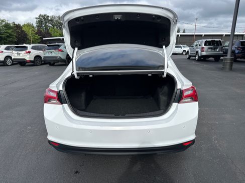 Used 2019 Chevrolet Malibu LT w/ LT True North Edition FWD image 11