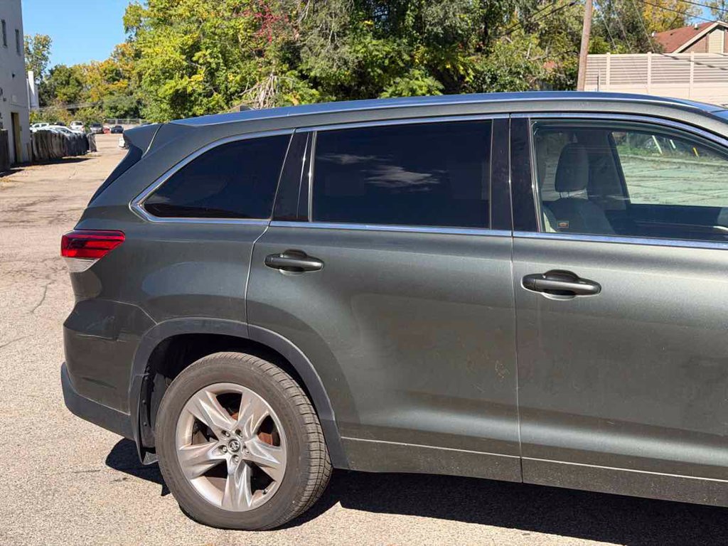 Used 2019 Toyota Highlander Limited AWD/4WD image 3
