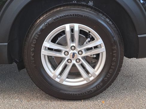 Used 2022 Ford Explorer XLT w/ Equipment Group 202A AWD/4WD image 9