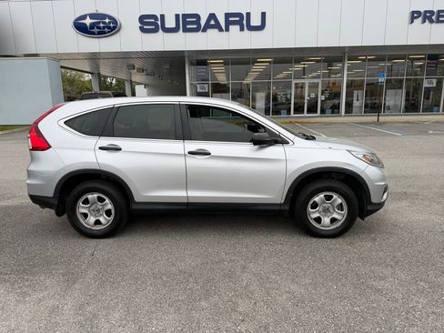 Used 2016 Honda CR-V LX image 2