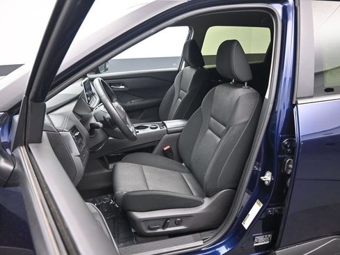 Used 2025 Nissan Rogue SV AWD/4WD image 23
