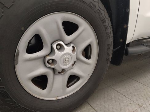 Used 2017 Toyota Tundra SR5 RWD image 31