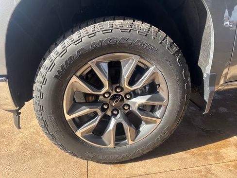 Used 2026 Chevrolet Silverado 1500 LT image 12