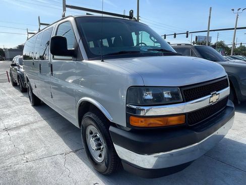 Used 2017 Chevrolet Express 3500 LT w/ LT Preferred Equipment Group RWD image 26