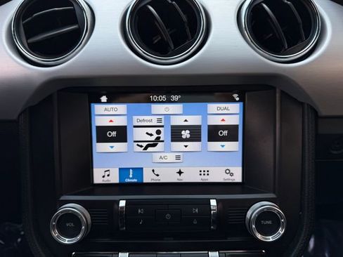 Used 2017 Ford Mustang Premium image 21