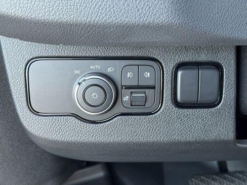 Used 2024 Mercedes-Benz Sprinter 2500 image 18