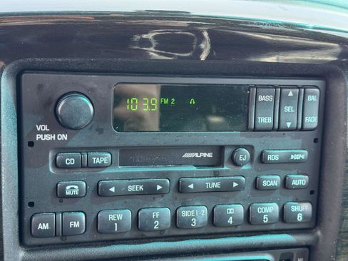 Used 2002 Lincoln Blackwood image 27