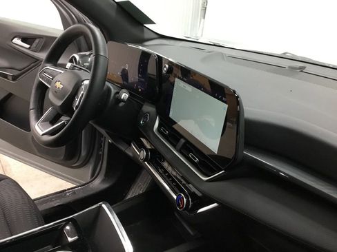 Used 2025 Chevrolet Equinox LT image 35