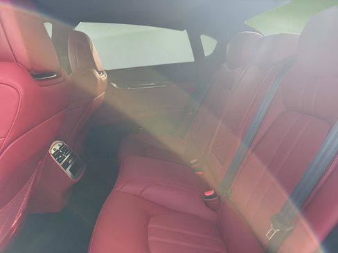 Used 2022 Maserati Quattroporte Modena Q4 image 8