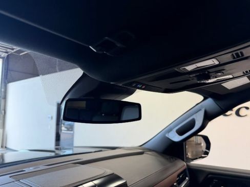 Used 2025 GMC Yukon Denali AWD/4WD image 26