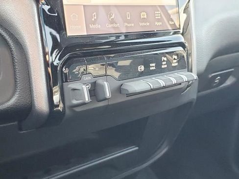 Used 2025 RAM 2500 Big Horn image 22