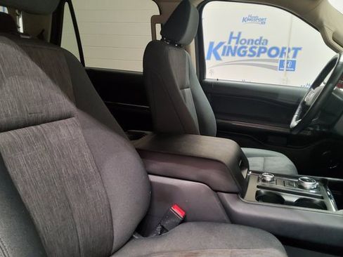 Used 2024 Ford Expedition XLT image 22