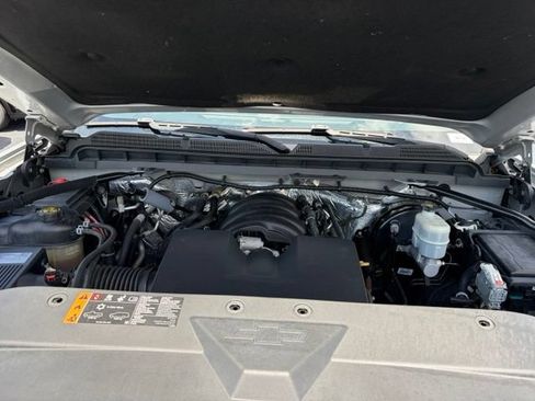 Used 2018 Chevrolet Silverado 1500 LT w/ Redline Edition AWD/4WD image 11