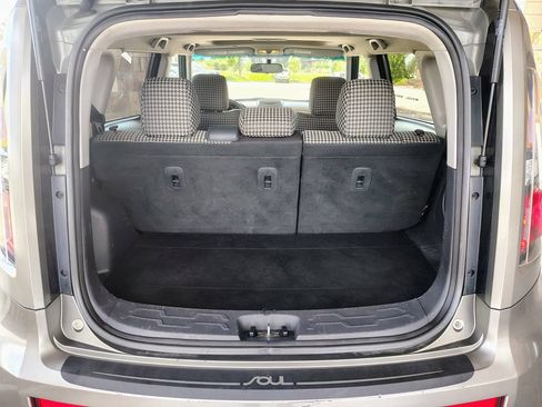 Used 2011 Kia Soul ! FWD image 17