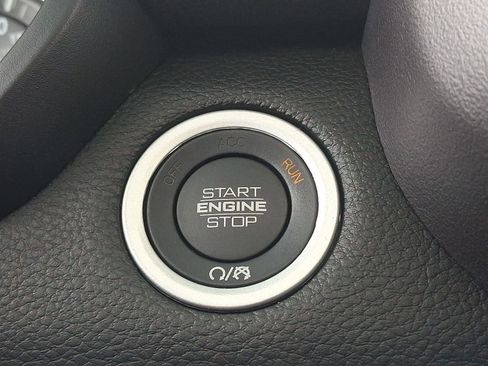 Used 2023 RAM 1500 Laramie image 25