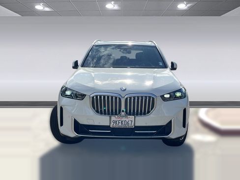 Used 2024 BMW X5 xDrive50e w/ Premium Package AWD/4WD image 4