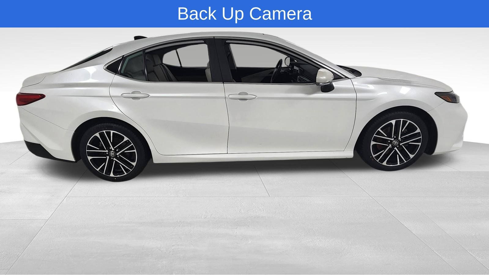 Used 2025 Toyota Camry XLE FWD image 2