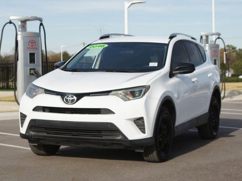 Used 2016 Toyota RAV4 LE image 13
