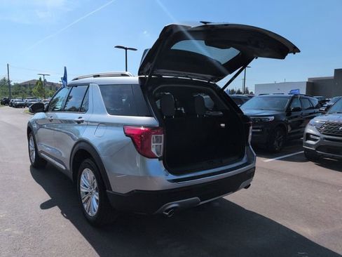 Certified 2023 Ford Explorer Limited w/ Limited Technology Package AWD/4WD image 8