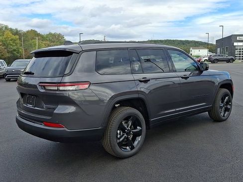 New 2025 Jeep Grand Cherokee L Limited w/ Black Appearance Package image 10