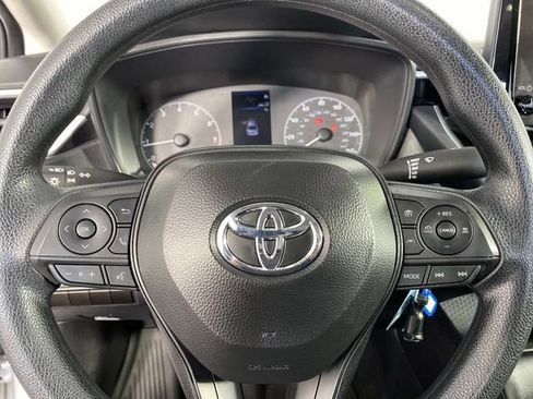 Used 2025 Toyota Corolla LE FWD image 14