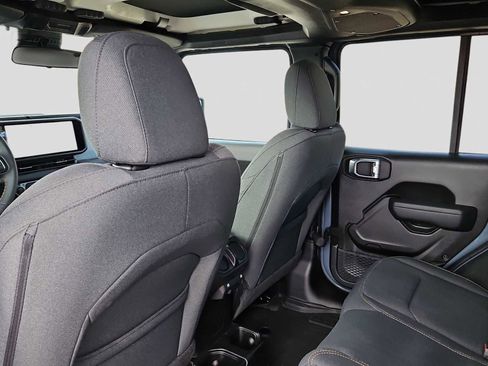 Used 2024 Jeep Wrangler Sport S image 16