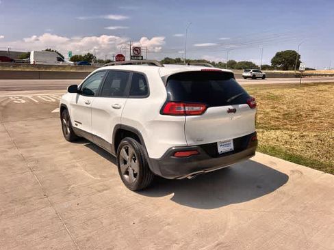 Used 2016 Jeep Cherokee 75th Anniversary FWD image 5