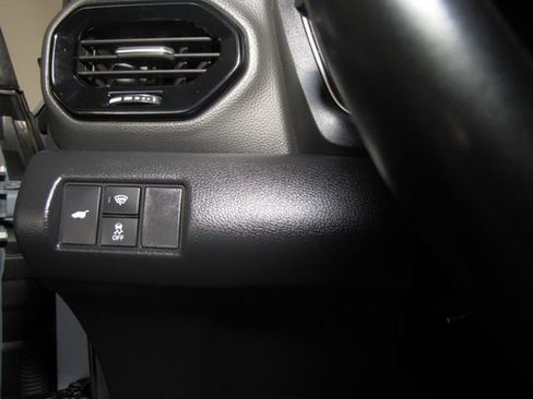 Certified 2025 Honda Pilot Black Edition image 9
