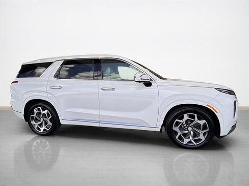 Used 2021 Hyundai Palisade Calligraphy image 2