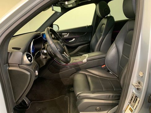 Used 2022 Mercedes-Benz GLC 300 4MATIC w/ AMG Line image 18