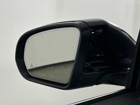 Used 2022 Mercedes-Benz GLB 250 image 37