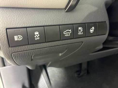 Used 2022 Toyota Camry XLE image 24