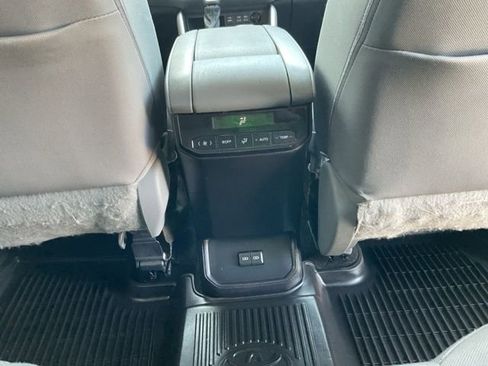 Used 2023 Toyota Highlander LE image 15