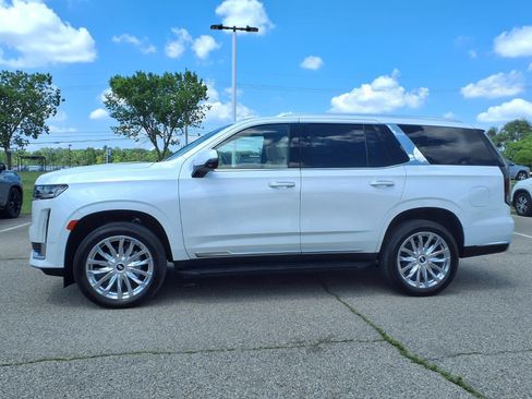 Used 2024 Cadillac Escalade Premium Luxury w/ LPO, Floor Liner Package AWD/4WD image 8