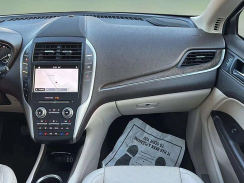 Used 2017 Lincoln MKC Reserve image 34