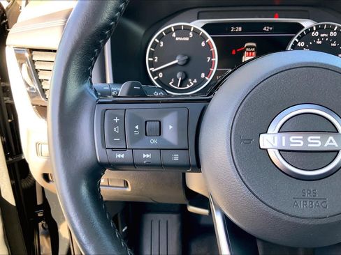 Used 2023 Nissan Rogue SL w/ SL Premium Package image 23