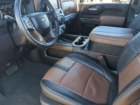 Used 2023 Chevrolet Silverado 2500 High Country w/ Technology Package image 10