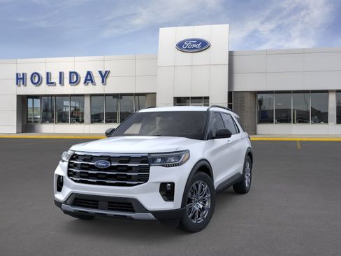 Used 2026 Ford Explorer Active w/ Active Comfort Package AWD/4WD image 3
