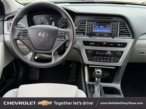 Used 2016 Hyundai Sonata SE image 13