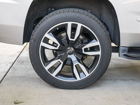 Used 2018 Chevrolet Tahoe Premier AWD/4WD image 12