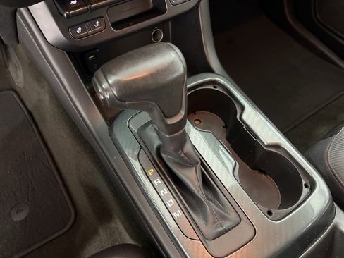 Used 2015 GMC Canyon SLE w/ All-Terrain Package image 14