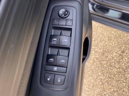 Used 2020 Jeep Grand Cherokee Laredo w/ Quick Order Package 2BN North image 22